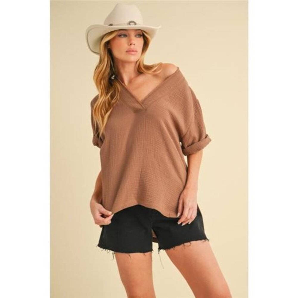 Aemi + Co Side Slit‎ V-Neck Short Sleeve Blouse